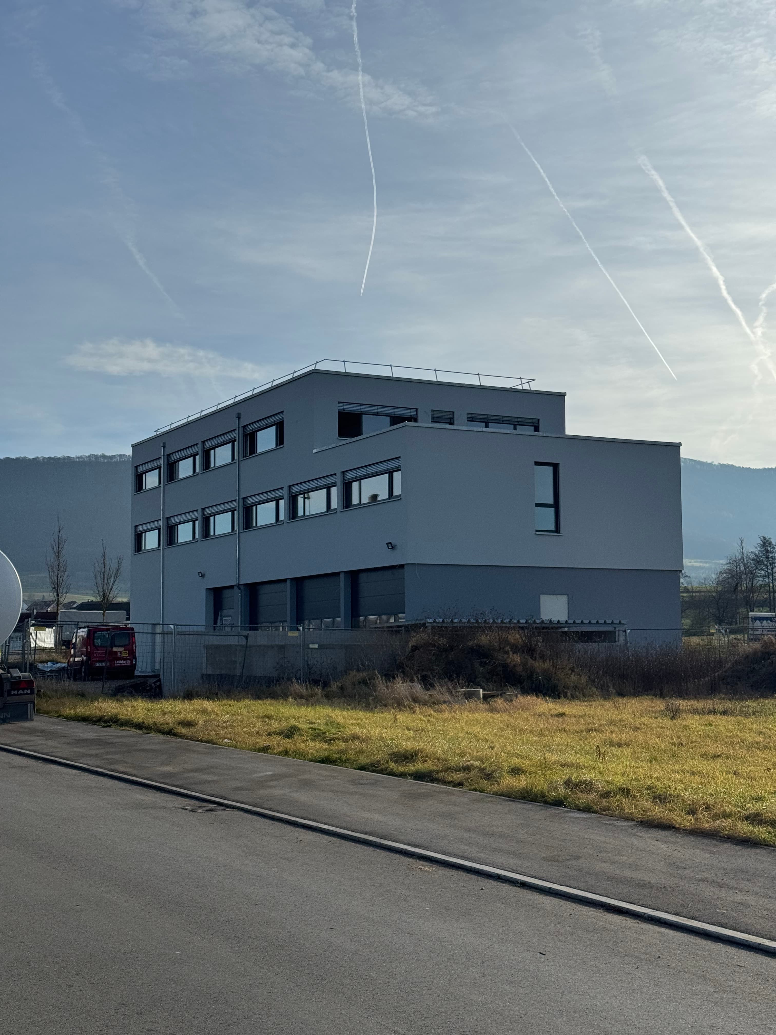 Bau des neuen Firmengebäudes